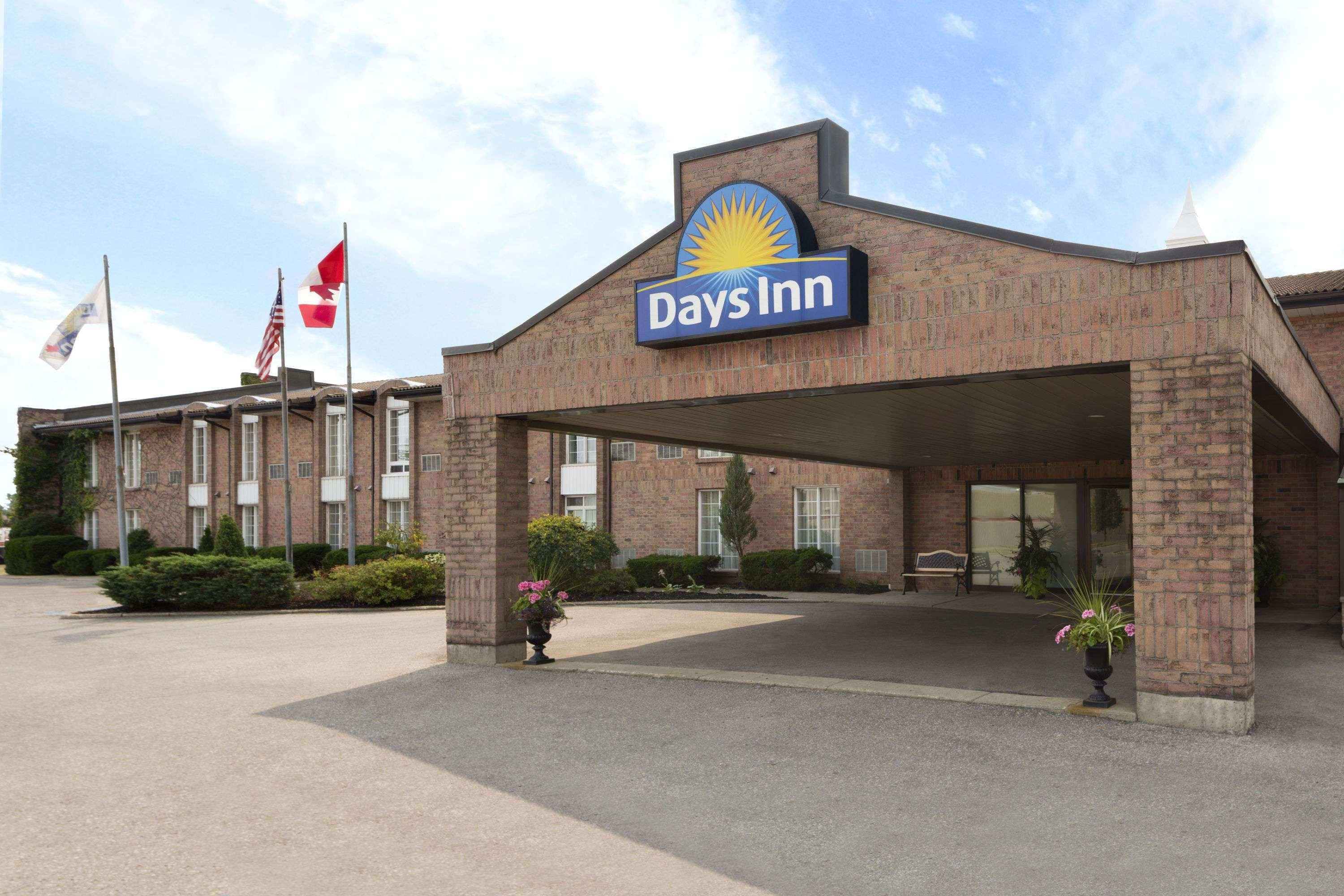 Days Inn By Wyndham Brantford Esterno foto